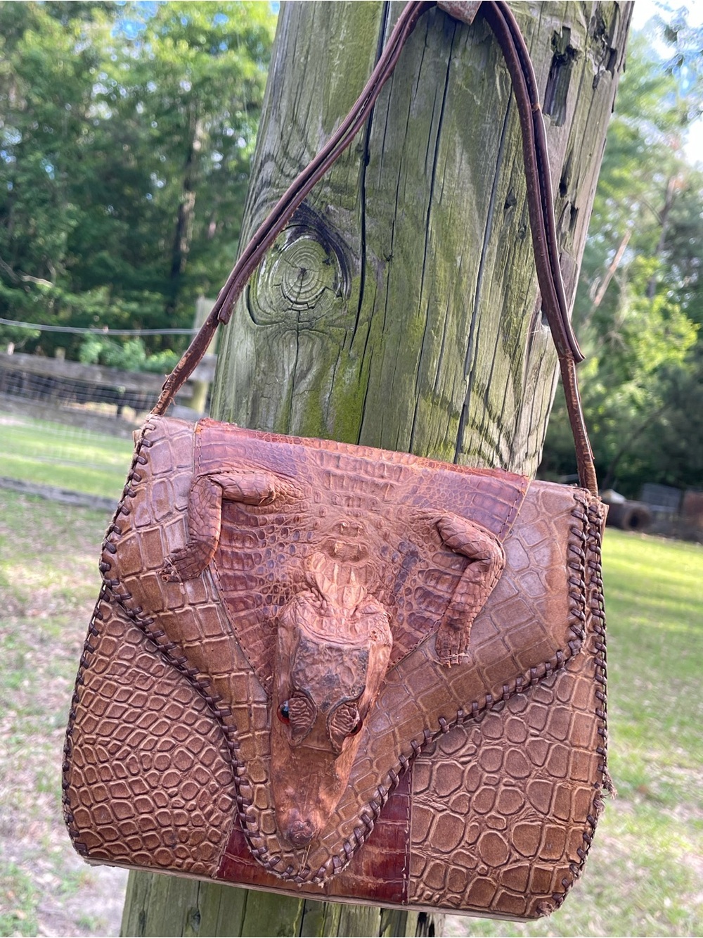 Vintage 1950s Taxidermy Leather Genuine Alligator Purse